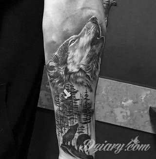 Wilk na tatuażu kojarzy się z niebezpieczeństwem. Starannie nakreślony pysk drapieżników, na ciele staje się konkretnym symbolem. Duże możliwości daje zastosowanie wilczych tatuaży na różnych fragmentach ciała. 