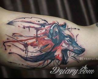 Wilk na tatuażu kojarzy się z niebezpieczeństwem. Starannie nakreślony pysk drapieżników, na ciele staje się konkretnym symbolem. Duże możliwości daje zastosowanie wilczych tatuaży na różnych fragmentach ciała. 