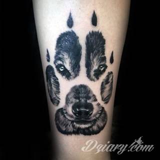 Wilk na tatuażu kojarzy się z niebezpieczeństwem. Starannie nakreślony pysk drapieżników, na ciele staje się konkretnym symbolem. Duże możliwości daje zastosowanie wilczych tatuaży na różnych fragmentach ciała. 