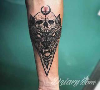 Wilk na tatuażu kojarzy się z niebezpieczeństwem. Starannie nakreślony pysk drapieżników, na ciele staje się konkretnym symbolem. Duże możliwości daje zastosowanie wilczych tatuaży na różnych fragmentach ciała. 