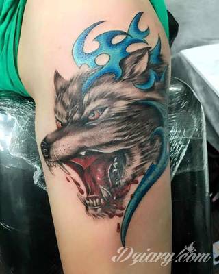Wilk na tatuażu kojarzy się z niebezpieczeństwem. Starannie nakreślony pysk drapieżników, na ciele staje się konkretnym symbolem. Duże możliwości daje zastosowanie wilczych tatuaży na różnych fragmentach ciała. 
