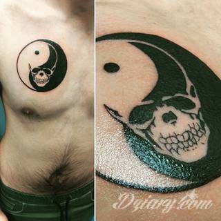 Yin Yang jest namacalnym symbolem równowagi; na ciele podkreśla idealny balans pomiędzy codziennymi siłami dobra i zła. Filozoficzny wymiar tatuaży yin yang może nabierać jednak również humorystycznego charakteru. 