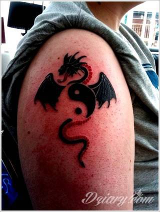 Yin Yang jest namacalnym symbolem równowagi; na ciele podkreśla idealny balans pomiędzy codziennymi siłami dobra i zła. Filozoficzny wymiar tatuaży yin yang może nabierać jednak również humorystycznego charakteru. 