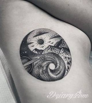 Yin Yang jest namacalnym symbolem równowagi; na ciele podkreśla idealny balans pomiędzy codziennymi siłami dobra i zła. Filozoficzny wymiar tatuaży yin yang może nabierać jednak również humorystycznego charakteru. 