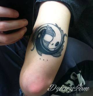 Yin Yang jest namacalnym symbolem równowagi; na ciele podkreśla idealny balans pomiędzy codziennymi siłami dobra i zła. Filozoficzny wymiar tatuaży yin yang może nabierać jednak również humorystycznego charakteru. 