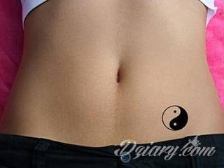 Yin Yang jest namacalnym symbolem równowagi; na ciele podkreśla idealny balans pomiędzy codziennymi siłami dobra i zła. Filozoficzny wymiar tatuaży yin yang może nabierać jednak również humorystycznego charakteru. 