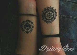 Yin Yang jest namacalnym symbolem równowagi; na ciele podkreśla idealny balans pomiędzy codziennymi siłami dobra i zła. Filozoficzny wymiar tatuaży yin yang może nabierać jednak również humorystycznego charakteru. 