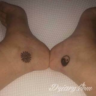 Yin Yang jest namacalnym symbolem równowagi; na ciele podkreśla idealny balans pomiędzy codziennymi siłami dobra i zła. Filozoficzny wymiar tatuaży yin yang może nabierać jednak również humorystycznego charakteru. 