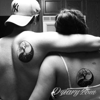 Yin Yang jest namacalnym symbolem równowagi; na ciele podkreśla idealny balans pomiędzy codziennymi siłami dobra i zła. Filozoficzny wymiar tatuaży yin yang może nabierać jednak również humorystycznego charakteru. 