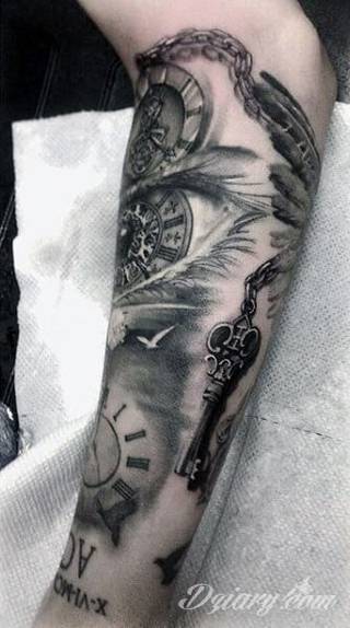 Kłódka, zamek z kluczem, symboliczna brama tworząca wejście do wnętrza - tego typu tatuaże symbolizują otwarcie, ale blokadę, wstęp do środka wyłącznie dla uprawnionych. Tatuaże eksponujące zamek z kluczem to przede wszystkim ciekawe wzornictwo niebanalnie łączące się z ciekawą kolorystyką. 