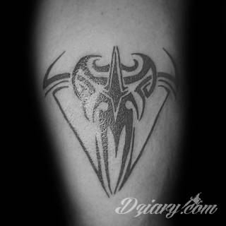 Niesłabnąca popularność tatuaży ze znakami zodiaku to efekt dążenia do podkreślenia swojej osobowości. Rak, wodnik, koziorożec czy inny z 12 znaków - każdy znak zodiaku graficznie daje nieograniczone możliwości ciekawego rysunku na ciele. 