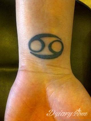 Niesłabnąca popularność tatuaży ze znakami zodiaku to efekt dążenia do podkreślenia swojej osobowości. Rak, wodnik, koziorożec czy inny z 12 znaków - każdy znak zodiaku graficznie daje nieograniczone możliwości ciekawego rysunku na ciele. 