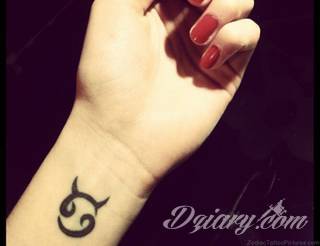 Niesłabnąca popularność tatuaży ze znakami zodiaku to efekt dążenia do podkreślenia swojej osobowości. Rak, wodnik, koziorożec czy inny z 12 znaków - każdy znak zodiaku graficznie daje nieograniczone możliwości ciekawego rysunku na ciele. 