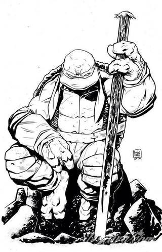 Żółwie - nie tylko wojownicze ninja z kreskówki - to symboliczna cierpliwość, ale i upływający czas. Tworzone tak tatuaże w charakterystyczny sposób pozwalają przymrużyć oko tworząc zabawną grafikę na skórze męskiej i kobiecej.