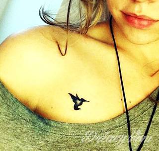 Zwierzęta na tatuażach to najszersza kolekcja obrazów; lekkie i smukłe jak i duże, obszerne, rozbudowane grafiki dostosowywane są do konkretnego elementu ciała. Dodatkowo, tatuaże zwierząt można ciekawie skomponować z cechami skóry - np. znamionami. 