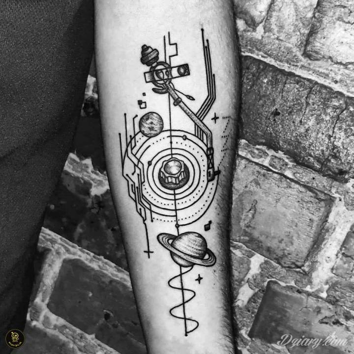 Tatuaż Kosmos i geometria