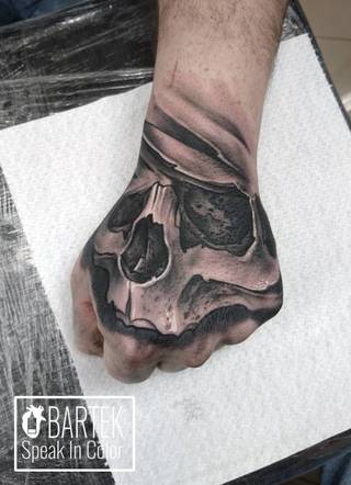 Czaszeczka od Barteczka ;)
Zapisy oraz wszelkie info dostępne na www.speakincolor.pl/#formularz lub mailowo speakincolor1@gmail.com
5!