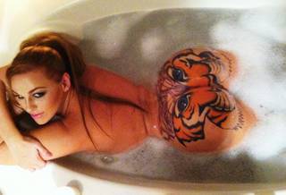 Dasani Williams - szczęsliwa posiadaczka tatuażu tygrysa na pupie