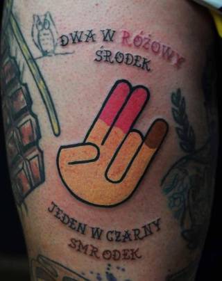 Dwa w różowy środek, jeden w czarny smrodek...