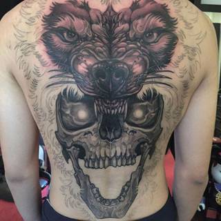 Gdy bestia się już obudzi, nie będzie ucieczki przed całym tym gniewem.
by Elvin Yong