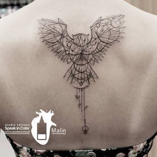 Geometryczna sówka wykonana przez Malina ze studia Speak In Color!