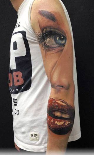 Hiperrealistyczny tatuaż