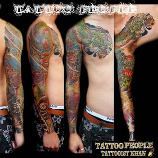 Japońskie motywy na prawej ręce.