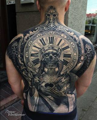 Każdy z nas nosi w sobie szkieleta - symbol jego nieuchronnego końca.