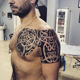 Mocny symbol to znak pokoju ducha i determinizmu, dzięki któremu zdobywa się największe z gór.