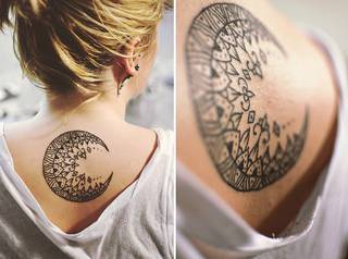 Moon tattoo. Tatuaż księżyca na plecach.