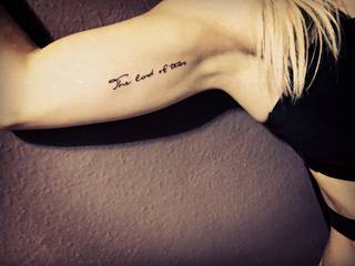 Napisy kobiece , znaczenie ramię