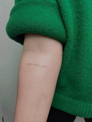 Napisy w Vean Tattoo Studio Gdańsk.