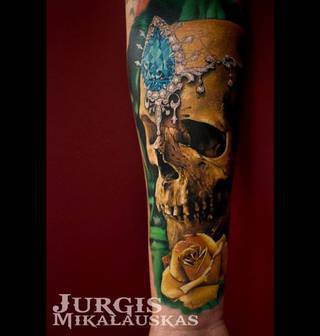 Nawet w śmierci można odnaleźć życie - naucz się żyć w harmonii z paradoksami tego świata.