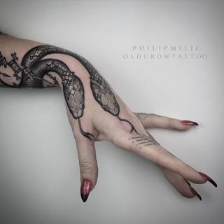 Niech Twoja ręka będzie wężem, którego jad zawładnie wszystkim, czego dotykasz.