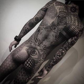 niesamowity tatuaż na całym ciele!