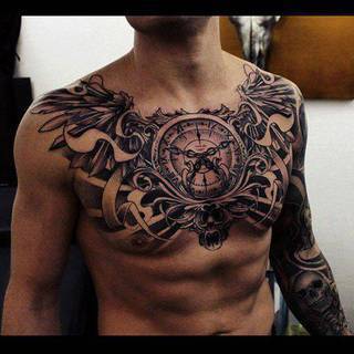 Niesamowity tatuaż na klatce piersiowej!