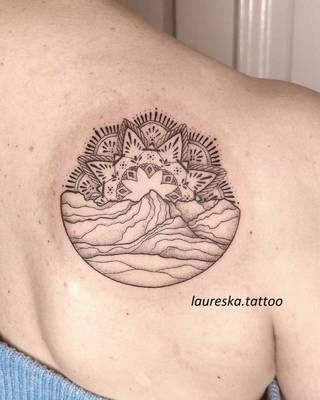 Galeria artysty: Laureska.tattoo, <p>Tatuuję w studiu Cudy Tattoo w Krakowie. Tworzę wzory cienką...