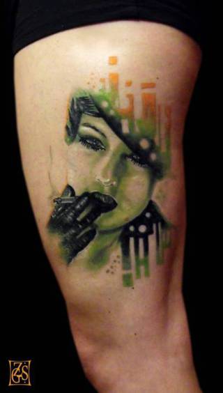 Portret w klimatach noir w kolorze zielonym.