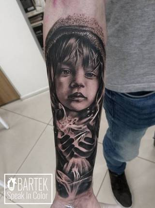 Portret wykonany przez Bartka ze studia Speak In Color - Wodzisław Śl. Zapraszamy na www.speakincolor.pl
5!