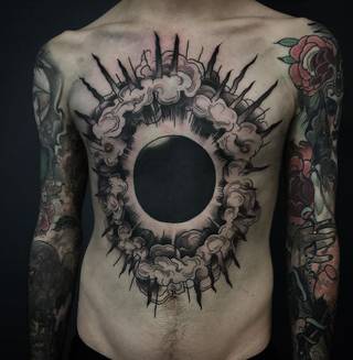 Pusty w środku emanuję na zewnątrz dziełem stwórcy.