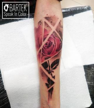 Róża w wykonaniu Bartosz Ziarniecki z Wodzisławskiego studia Speak In Color.
Po więcej wbijać na www.speakincolor.pl
5!