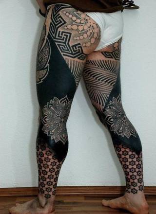 Spider tattoos pinterest leg. Tatuaże na nogach i pośladkach.