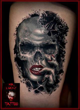 Studio tatuażu D13 znajduje się w samym sercu Toruńskiej starówki z pięknym widokiem na rynek staromiejski.To kolejne studio jakie prowadzimy pierwsze znajduje sie w Luksemburgu teraz czas na Polske ** Oferujemy ** - Zakrywanie, przerabianie, poprawianie starych tatuaży - Realizowanie najśmielszych pomysłów na tatuaże ** Gwarantujemy ** - Sterylne warunki - Atrakcyjne ceny - Fachową pomoc - Mnóstwo wzorów i czcionek do wyboru - Profesjonalne podejście do każdego klienta - Miłą atmosferę