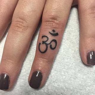 Święta sylaba Om - mantra współczucia.
by Liv Frost