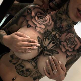 taaakieee motywy na piersiach, phil_v_pinos Niemcy