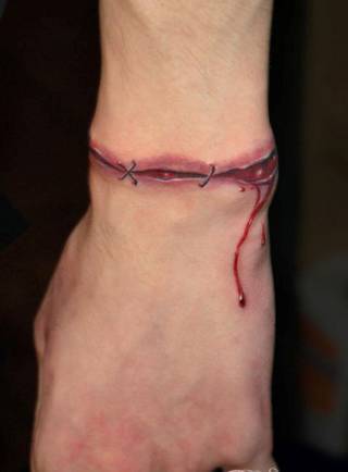 Trochę drastyczny, ale ciekawy