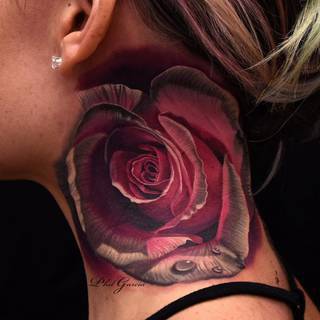 W kwiecie porywa jego piękno kształtu i zapachu. Człowiek docenialny jest na tylu nowych, odmiennych płaszczyznach.