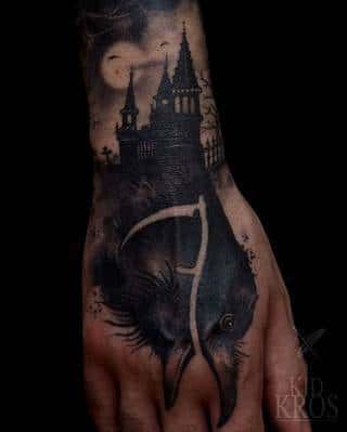 W najczarniejszej godzinie przychodzi nam się zmierzyć z tym, co nieuniknione - tylko od Ciebie zależy czy temu ustąpisz, czy to pokonasz.