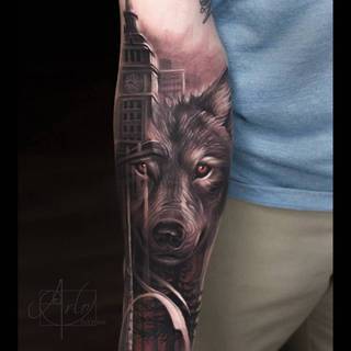 Wilk na przedramieniu autorstwa Arlo DiCristina