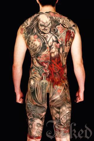 Wytrwałość i sprawiedliwość tworzą honor, który pociąga za sobą czyny niewyobrażalne.